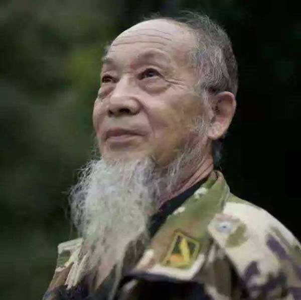 当代本草药王——蔡锦芳