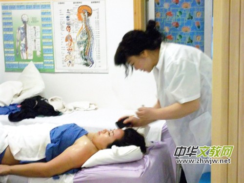 桂漫馨驳筋通络术