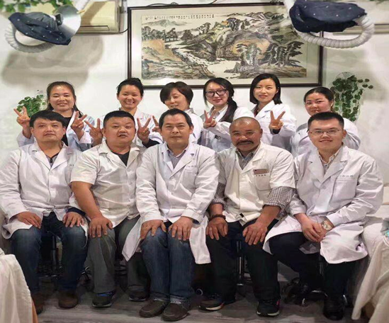 中医 中药 刺针 艾灸传统医学传播者张怀月教授