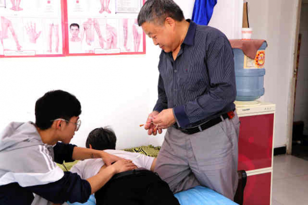 中医国粹人物--治疗风湿骨病权威专家杨璧百