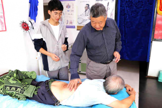 中医国粹人物--治疗风湿骨病权威专家杨璧百