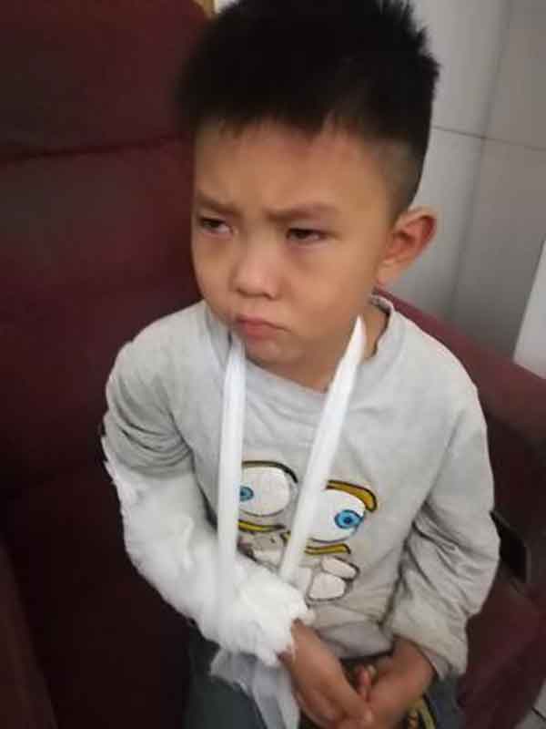 仁心铸新法,徒手愈顽疾 记中医正骨专家——曾令先