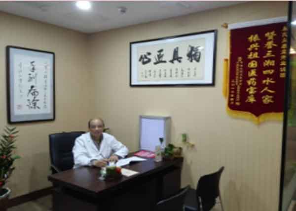 中医药传承人 —— 朱应龙