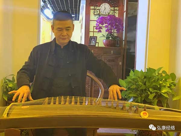 ​中国当代名中医 — 周致弘