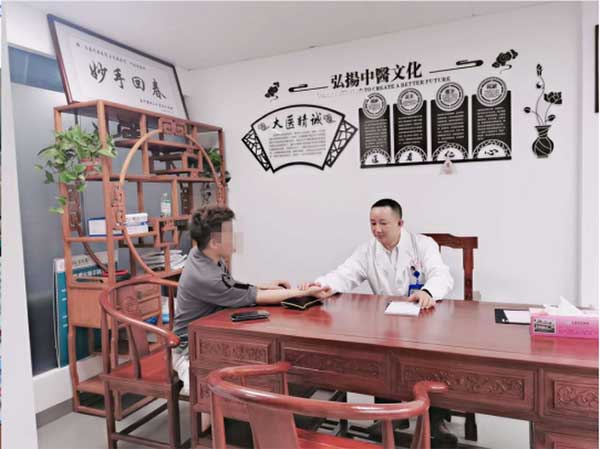 徐氏中医第四代传人——徐策医师