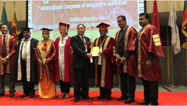 中国蟒针唯一传人 —— 龙国日