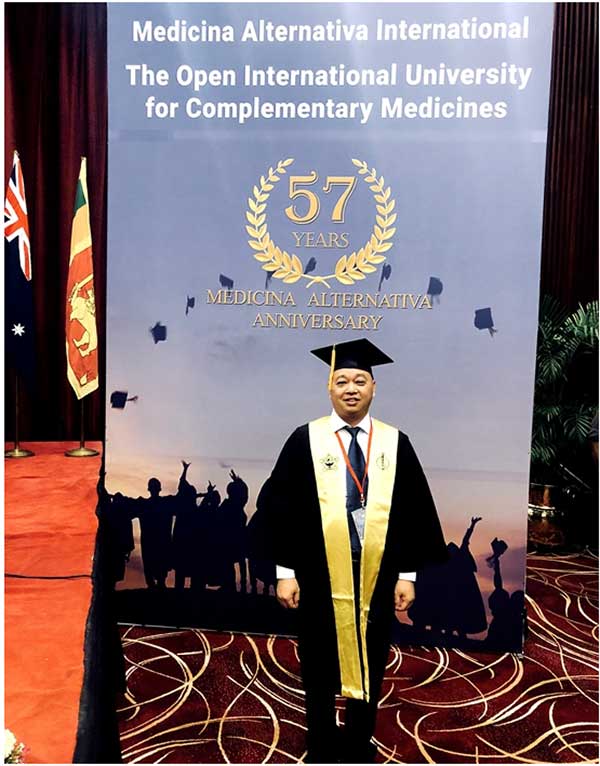 中国蟒针唯一传人 —— 龙国日