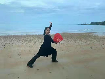 疑难病诊疗专家黎雪凤